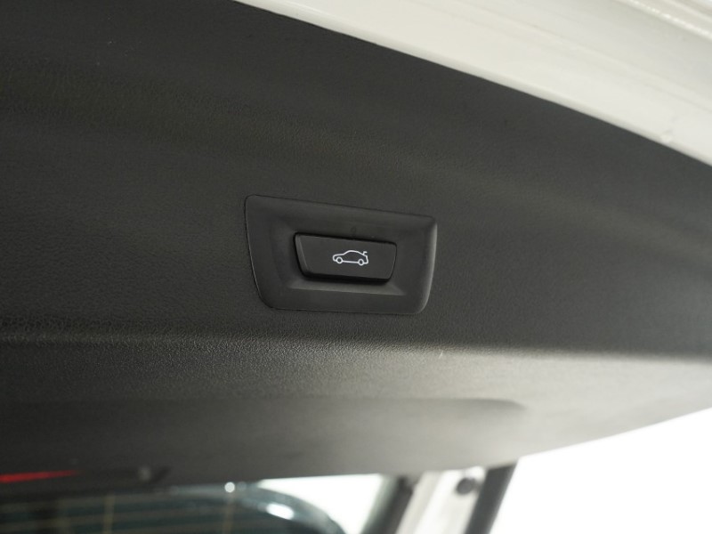 2024 (24) BMW iX1 150kW eDrive20 xLine 65kWh 5dr Auto 5271296