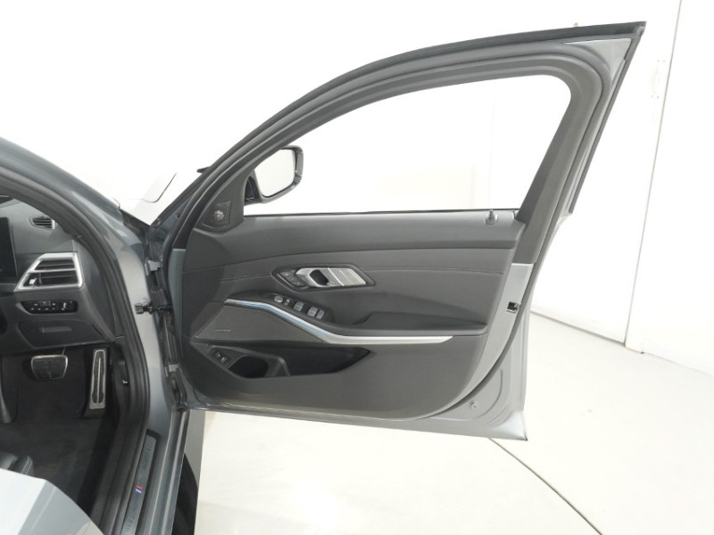 2025 (25) BMW M3 xDrive 530 Competition M 4dr Step Auto 5318102