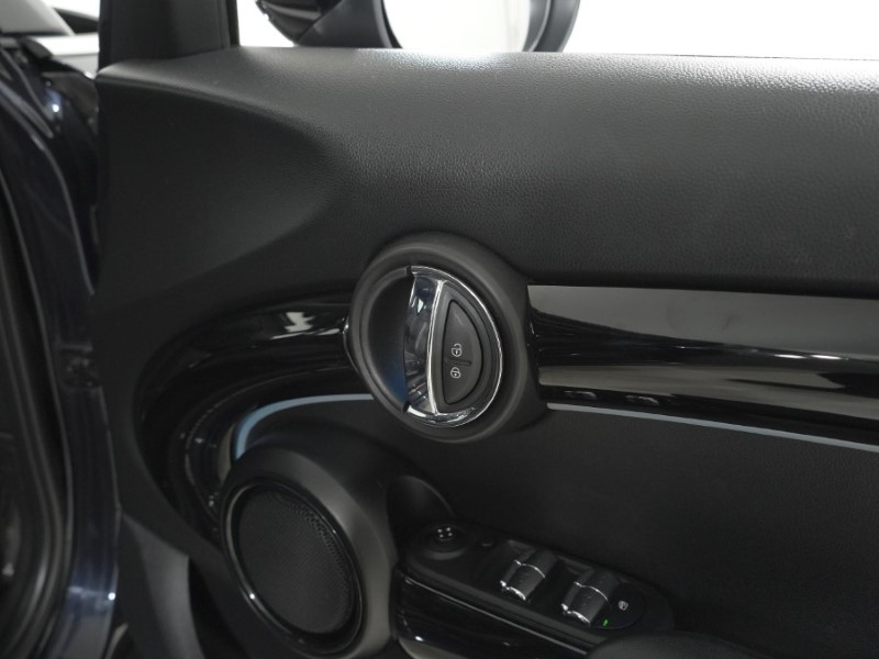 2021 (21) MINI HATCHBACK 1.5 Cooper Sport 5dr 5273281