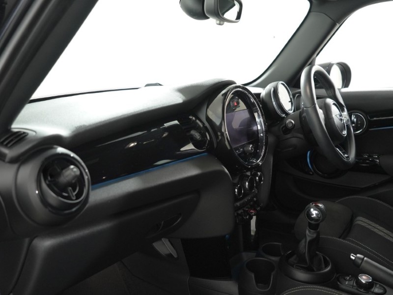 2021 (21) MINI HATCHBACK 1.5 Cooper Sport 5dr 5273270