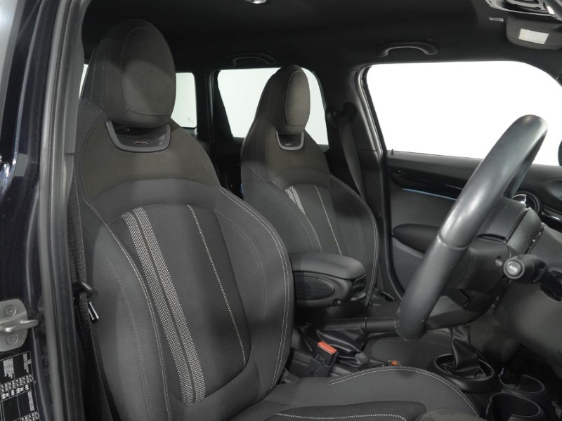 2021 (21) MINI HATCHBACK 1.5 Cooper Sport 5dr 5273277