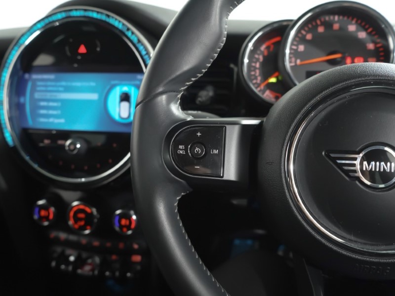 2021 (21) MINI HATCHBACK 1.5 Cooper Sport 5dr 5273284