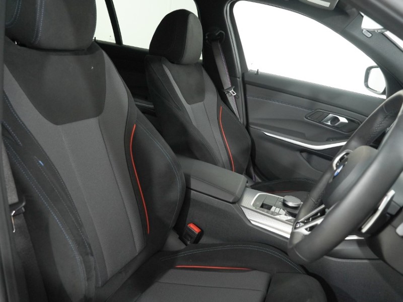 2025 (75) BMW 3 SERIES 320i M Sport 5dr Step Auto 5269696