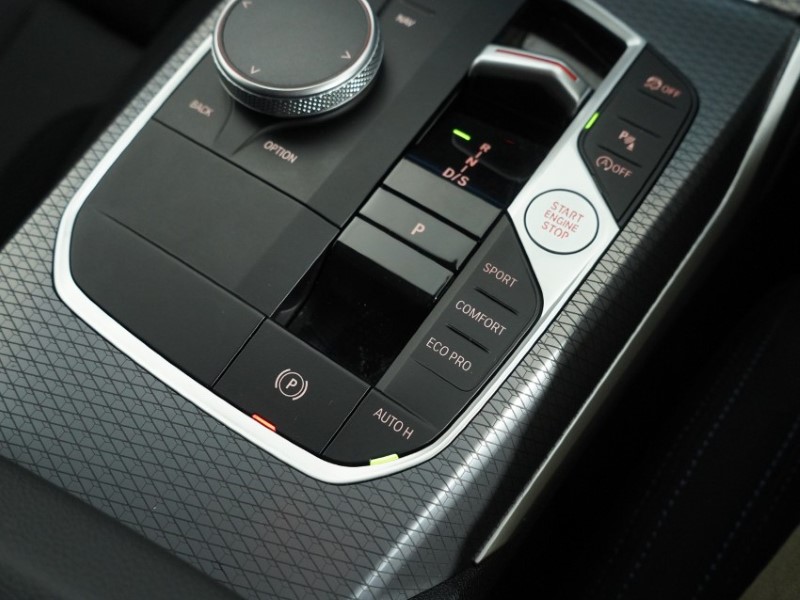 2025 (75) BMW 3 SERIES 320i M Sport 5dr Step Auto 5269681