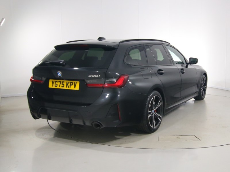 2025 (75) BMW 3 SERIES 320i M Sport 5dr Step Auto 5269673