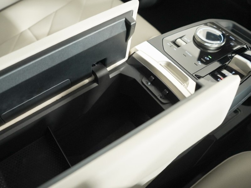 2023 (23) BMW iX 240kW xDrive40 M Sport 76.6kWh 5dr Auto 5298716