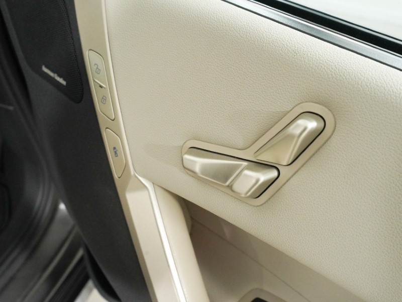 2023 (23) BMW iX 240kW xDrive40 M Sport 76.6kWh 5dr Auto 5298693