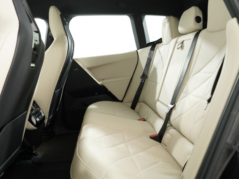 2023 (23) BMW iX 240kW xDrive40 M Sport 76.6kWh 5dr Auto 5298677