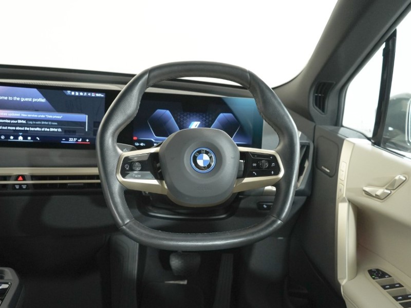 2023 (23) BMW iX 240kW xDrive40 M Sport 76.6kWh 5dr Auto 5298685