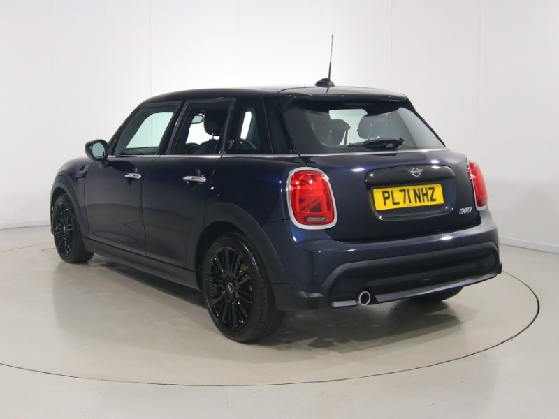 2022 (71) MINI HATCHBACK 1.5 Cooper Exclusive 5dr Auto