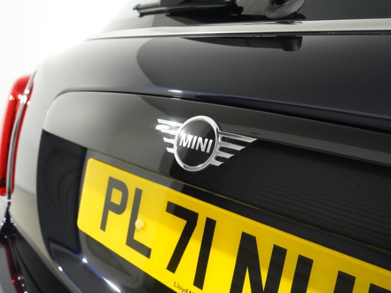 2022 (71) MINI HATCHBACK 1.5 Cooper Exclusive 5dr Auto 5294351