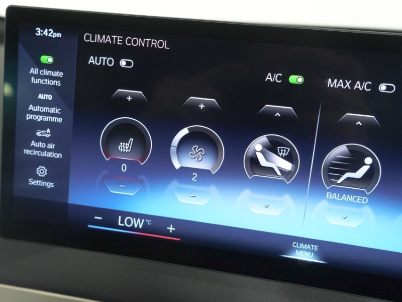 2022 (22) BMW iX 240kW xDrive40 M Sport 76.6kWh 5dr Auto [22kWCh] 5301931