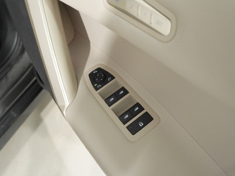 2022 (22) BMW iX 240kW xDrive40 M Sport 76.6kWh 5dr Auto [22kWCh] 5301912