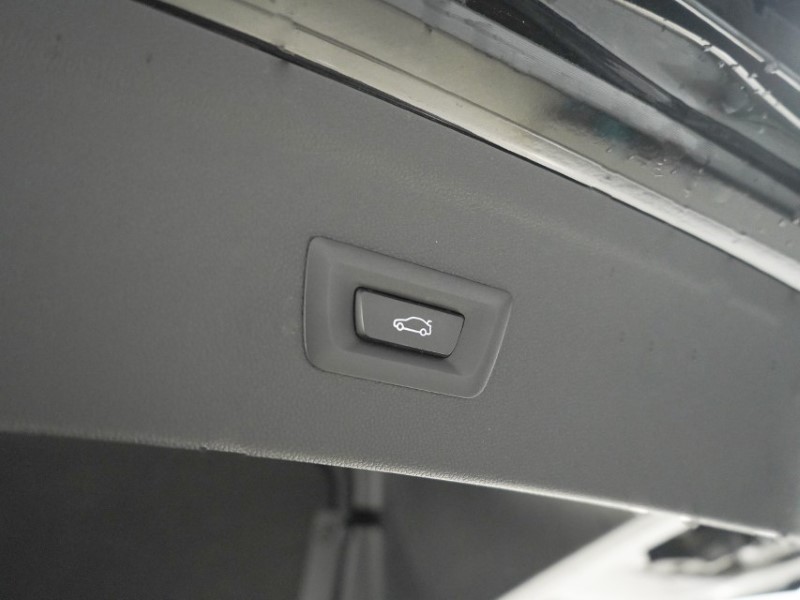 2022 (22) BMW iX 240kW xDrive40 M Sport 76.6kWh 5dr Auto [22kWCh] 5301888