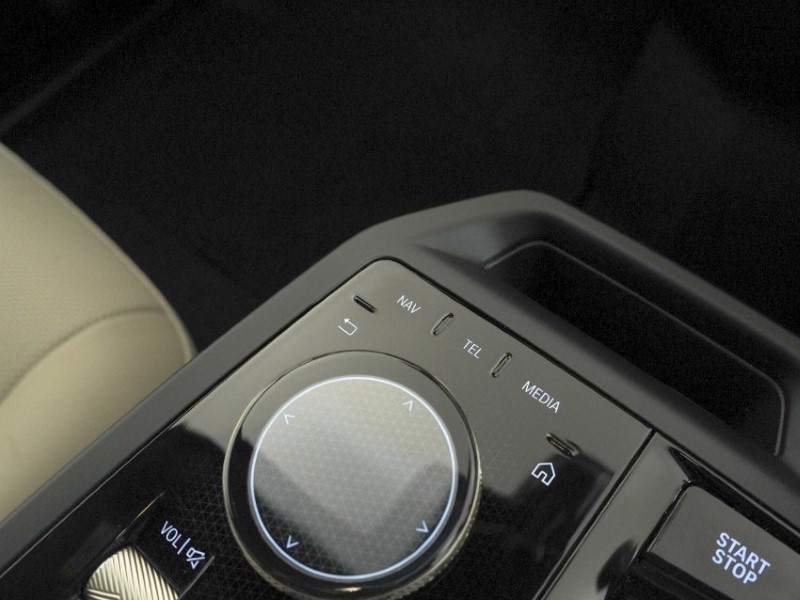 2022 (22) BMW iX 240kW xDrive40 M Sport 76.6kWh 5dr Auto [22kWCh] 5301926