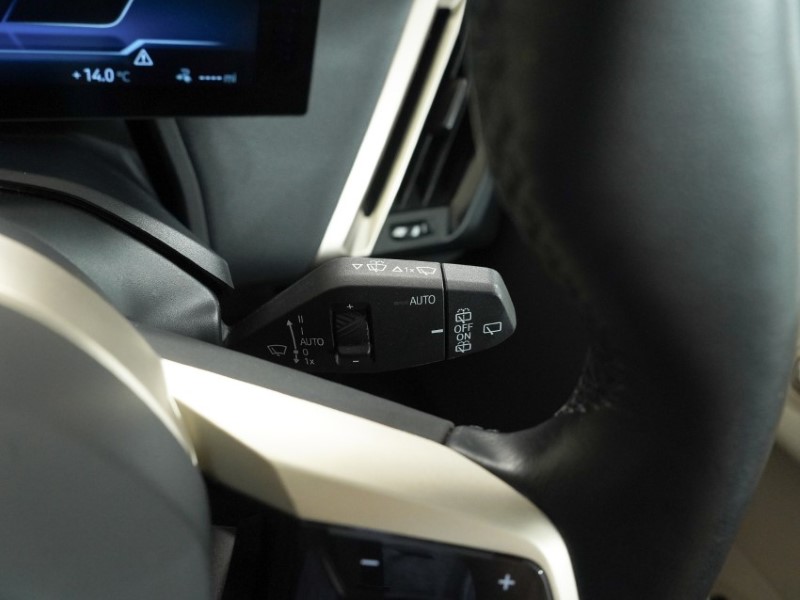 2022 (22) BMW iX 240kW xDrive40 M Sport 76.6kWh 5dr Auto [22kWCh] 5301917