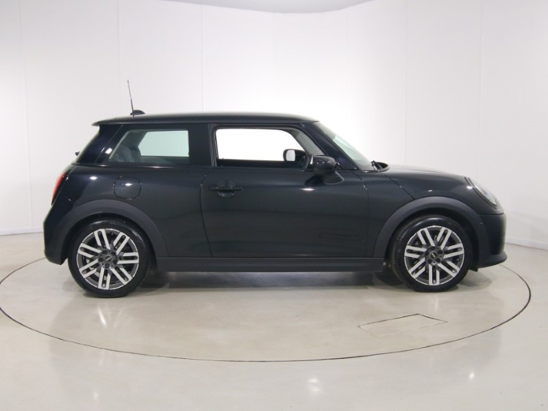 2025 (25) MINI COOPER 1.5 C Classic 3dr Auto 5320772