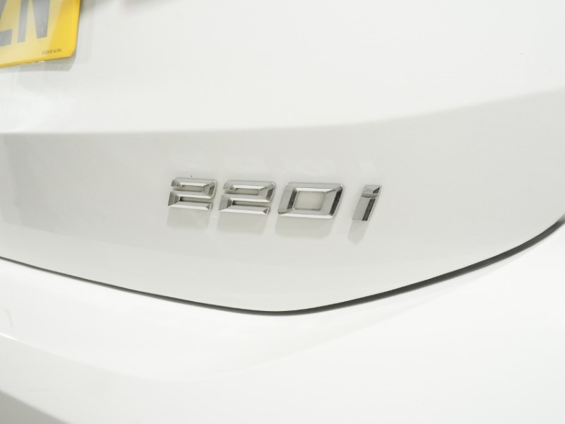 2025 (75) BMW 2 SERIES 220i MHT Sport 5dr DCT 5306659