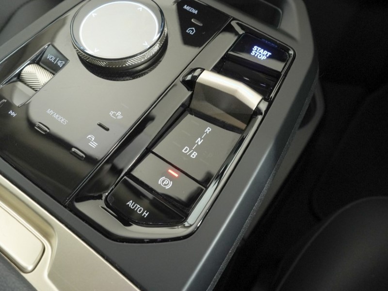 2023 (23) BMW iX 240kW xDrive40 Sport 76.6kWh 5dr Auto 5311596