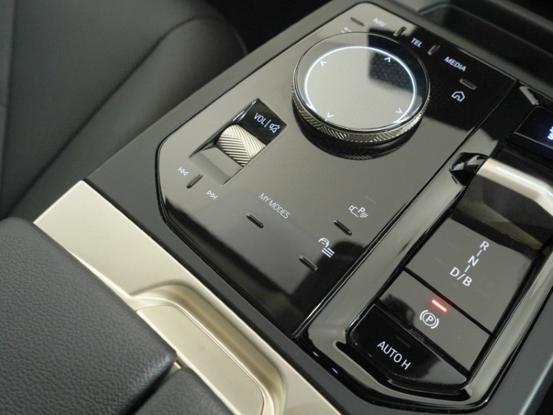 2023 (23) BMW iX 240kW xDrive40 Sport 76.6kWh 5dr Auto 5311595