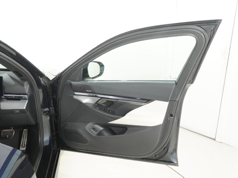 2024 (24) BMW I5 250kW eDrive40 M Sport 84kWh 4dr Auto 5309807