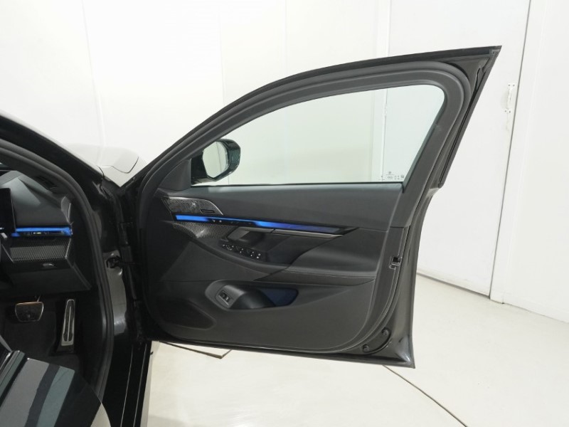 2025 (25) BMW I5 442kW M60 xDrive 84kWh 4dr Auto 5309556