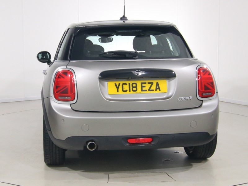 2018 (18) MINI HATCHBACK 1.5 Cooper II 5dr Auto 5360274