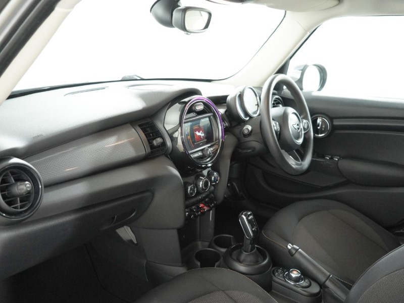 2018 (18) MINI HATCHBACK 1.5 Cooper II 5dr Auto 5360228