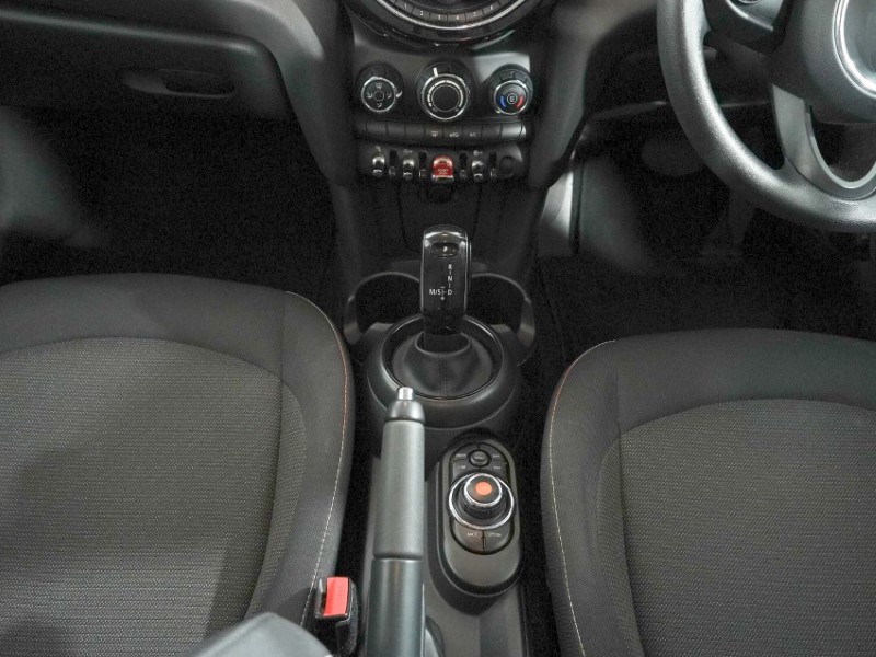 2018 (18) MINI HATCHBACK 1.5 Cooper II 5dr Auto 5360232