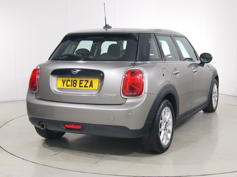 2018 (18) MINI HATCHBACK 1.5 Cooper II 5dr Auto 5360275