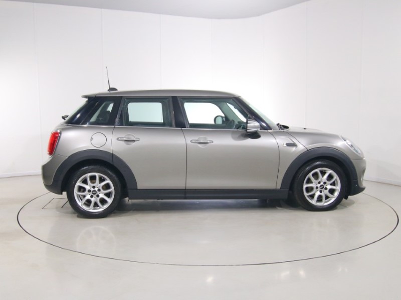 2018 (18) MINI HATCHBACK 1.5 Cooper II 5dr Auto 5360276