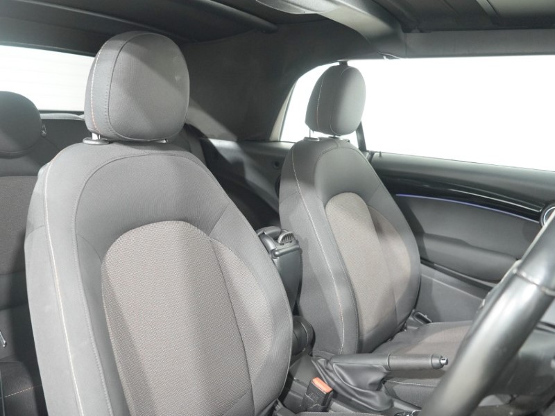 2022 (72) MINI CONVERTIBLE 1.5 Cooper Classic 2dr Auto 5325626