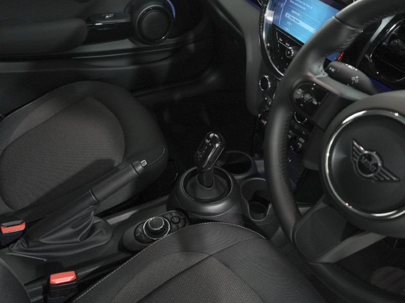 2022 (72) MINI HATCHBACK 1.5 Cooper Classic 3dr Auto 5428186