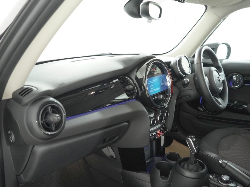 2022 (72) MINI HATCHBACK 1.5 Cooper Classic 3dr Auto 5428177