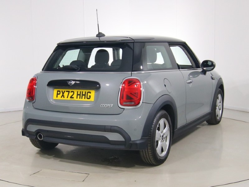 2022 (72) MINI HATCHBACK 1.5 Cooper Classic 3dr Auto 5428211