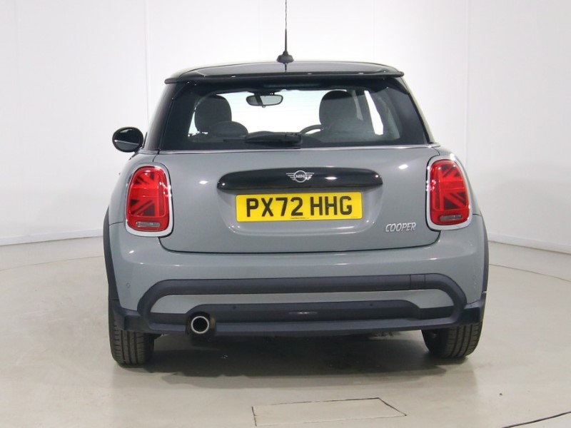 2022 (72) MINI HATCHBACK 1.5 Cooper Classic 3dr Auto 5428210