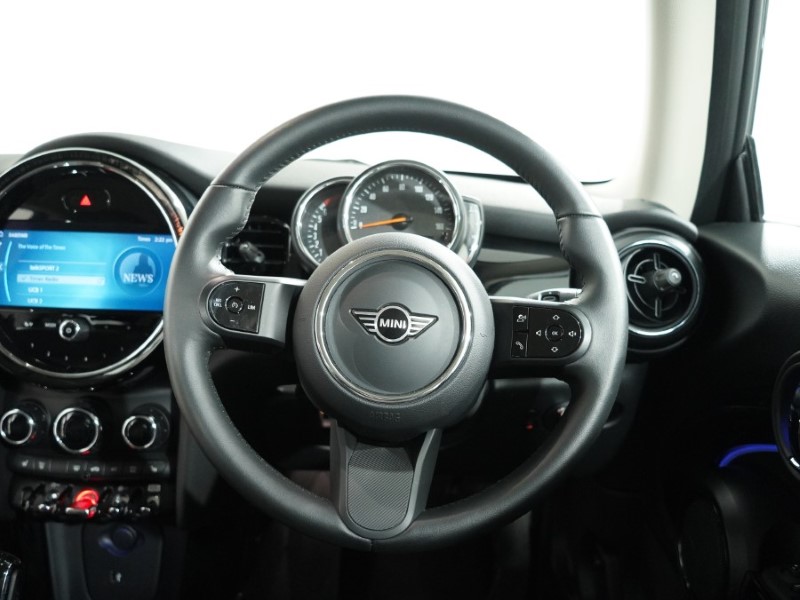 2022 (72) MINI HATCHBACK 1.5 Cooper Classic 3dr Auto 5428181