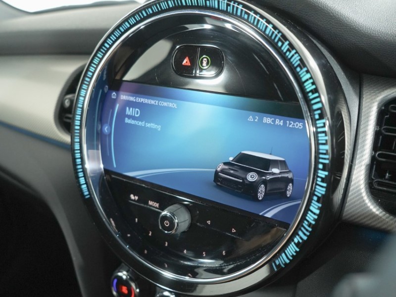2022 (72) MINI HATCHBACK 1.5 Cooper Exclusive 5dr Auto 5349037
