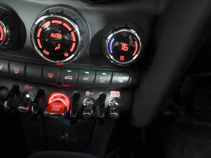 2022 (72) MINI HATCHBACK 1.5 Cooper Exclusive 5dr Auto 5349033