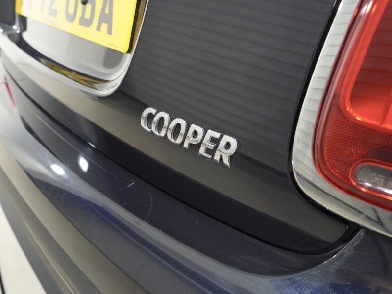 2022 (72) MINI HATCHBACK 1.5 Cooper Exclusive 5dr Auto 5348994