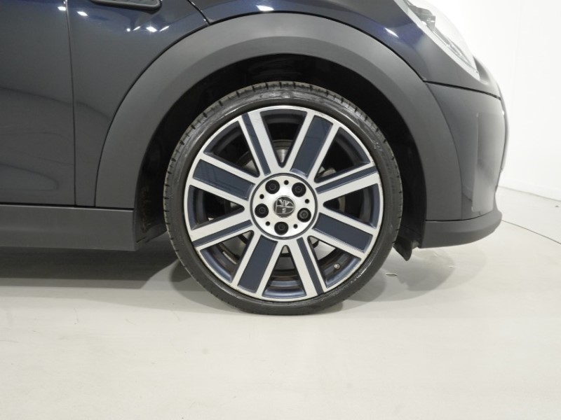 2022 (72) MINI HATCHBACK 1.5 Cooper Exclusive 5dr Auto 5349011