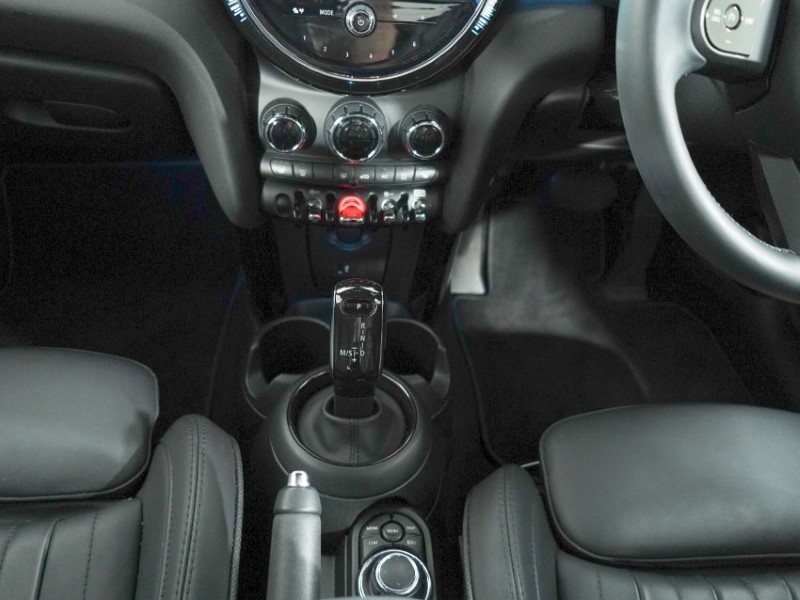 2022 (72) MINI HATCHBACK 1.5 Cooper Exclusive 5dr Auto 5349006