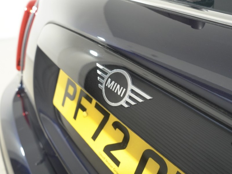 2022 (72) MINI HATCHBACK 1.5 Cooper Exclusive 5dr Auto 5348995
