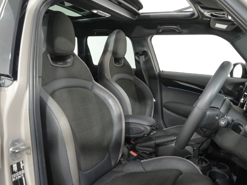 2022 (22) MINI HATCHBACK 1.5 Cooper Sport 5dr Auto 5339359