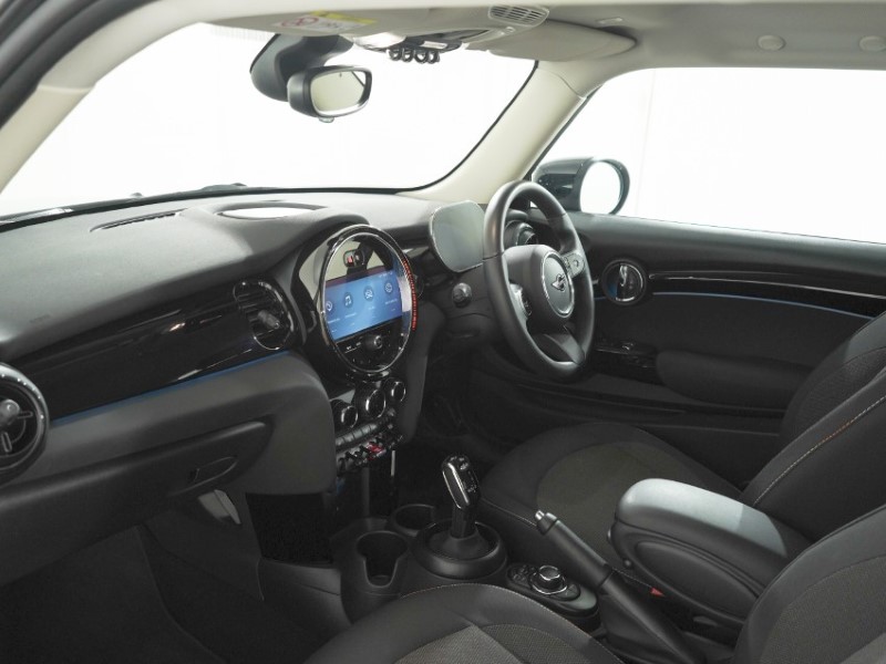 2024 (24) MINI HATCHBACK 1.5 Cooper Classic 3dr Auto 5343826