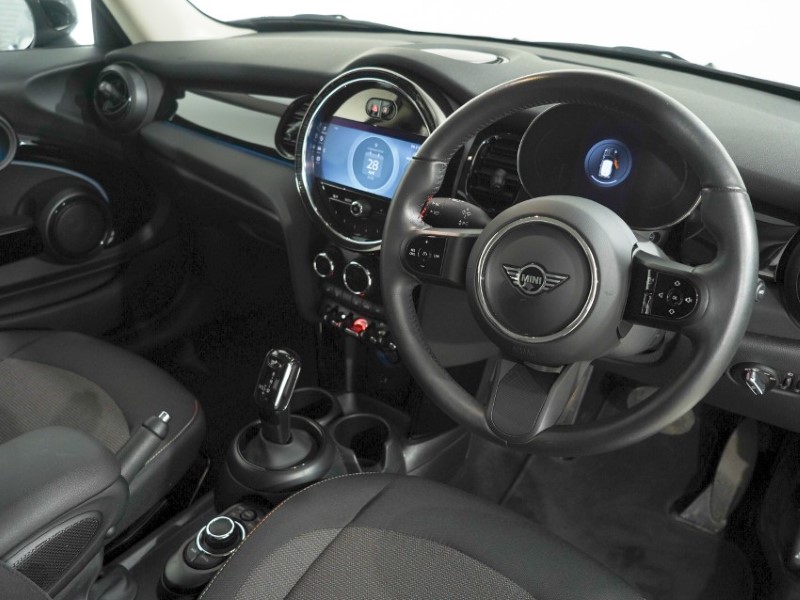 2024 (24) MINI HATCHBACK 1.5 Cooper Classic 3dr Auto 5343839