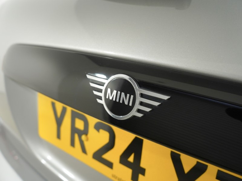 2024 (24) MINI HATCHBACK 1.5 Cooper Classic 3dr Auto 5343823