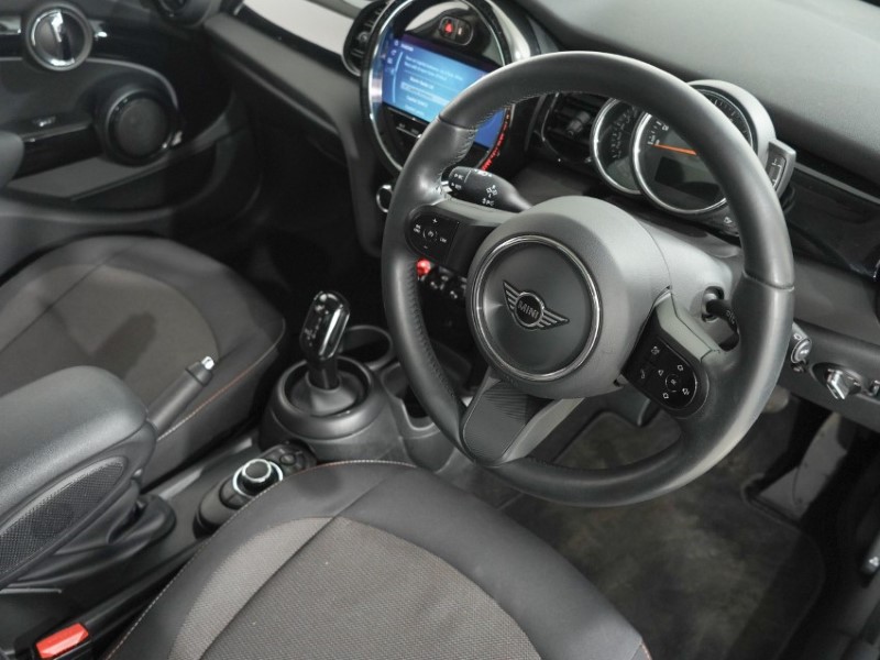 2022 (72) MINI HATCHBACK 1.5 Cooper Classic 5dr Auto 5349806