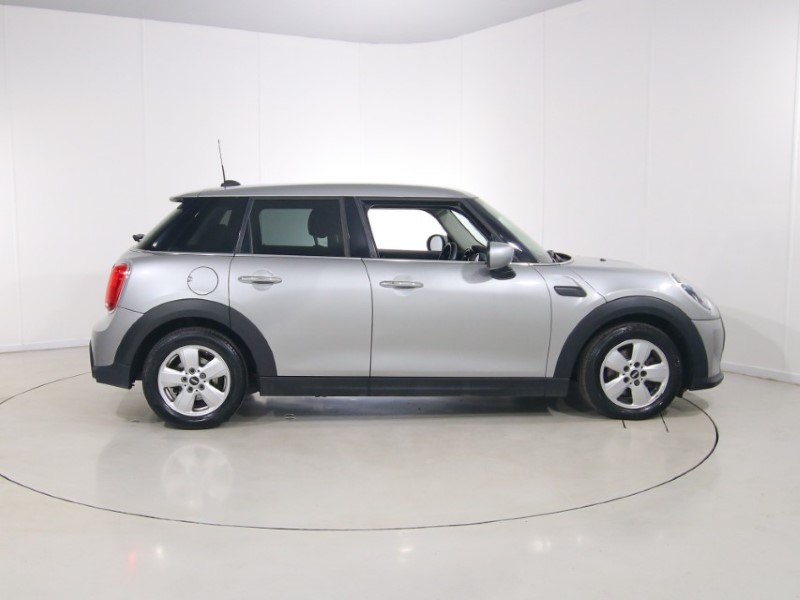 2022 (72) MINI HATCHBACK 1.5 Cooper Classic 5dr Auto 5349839