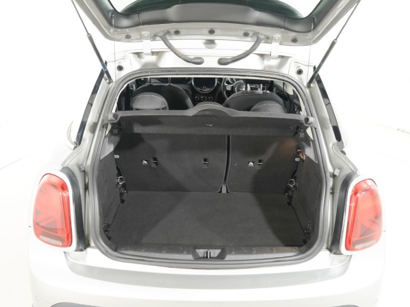 2022 (72) MINI HATCHBACK 1.5 Cooper Classic 5dr Auto 5349782